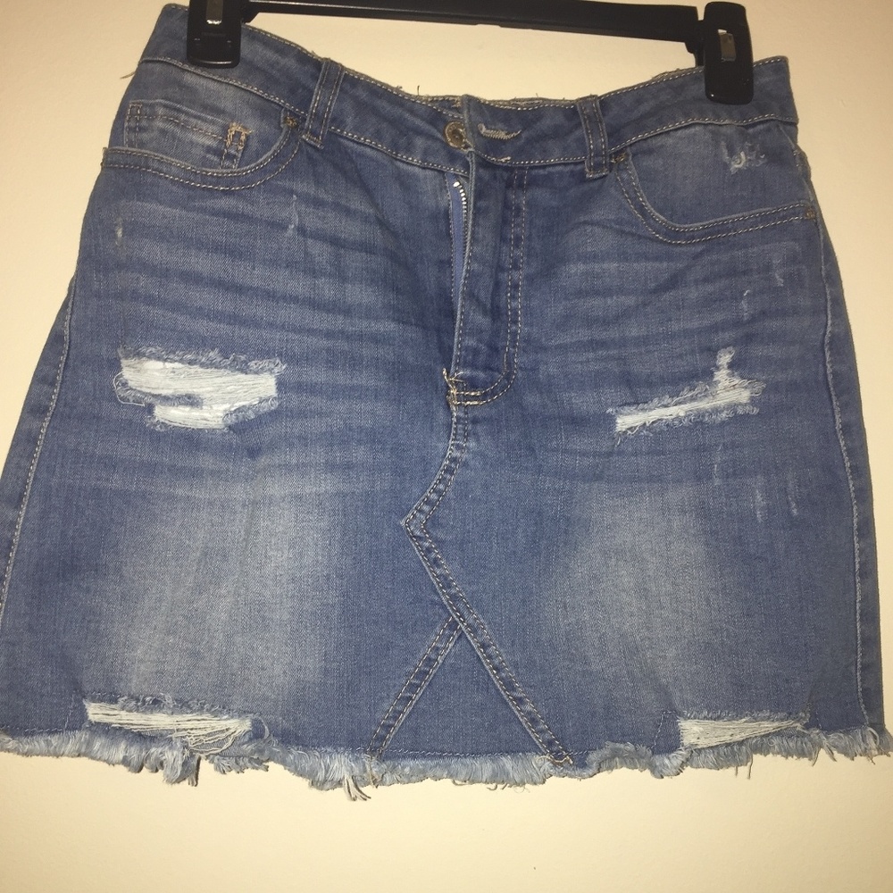 WAX Jeans Los Angeles Ripped Denim Skirt